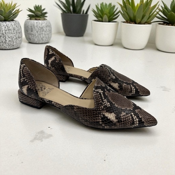 Vince Camuto Brown Snakeskin Loafers Vince Camuto
Cruiz Flats site 8.5 M - Picture 10 of 11